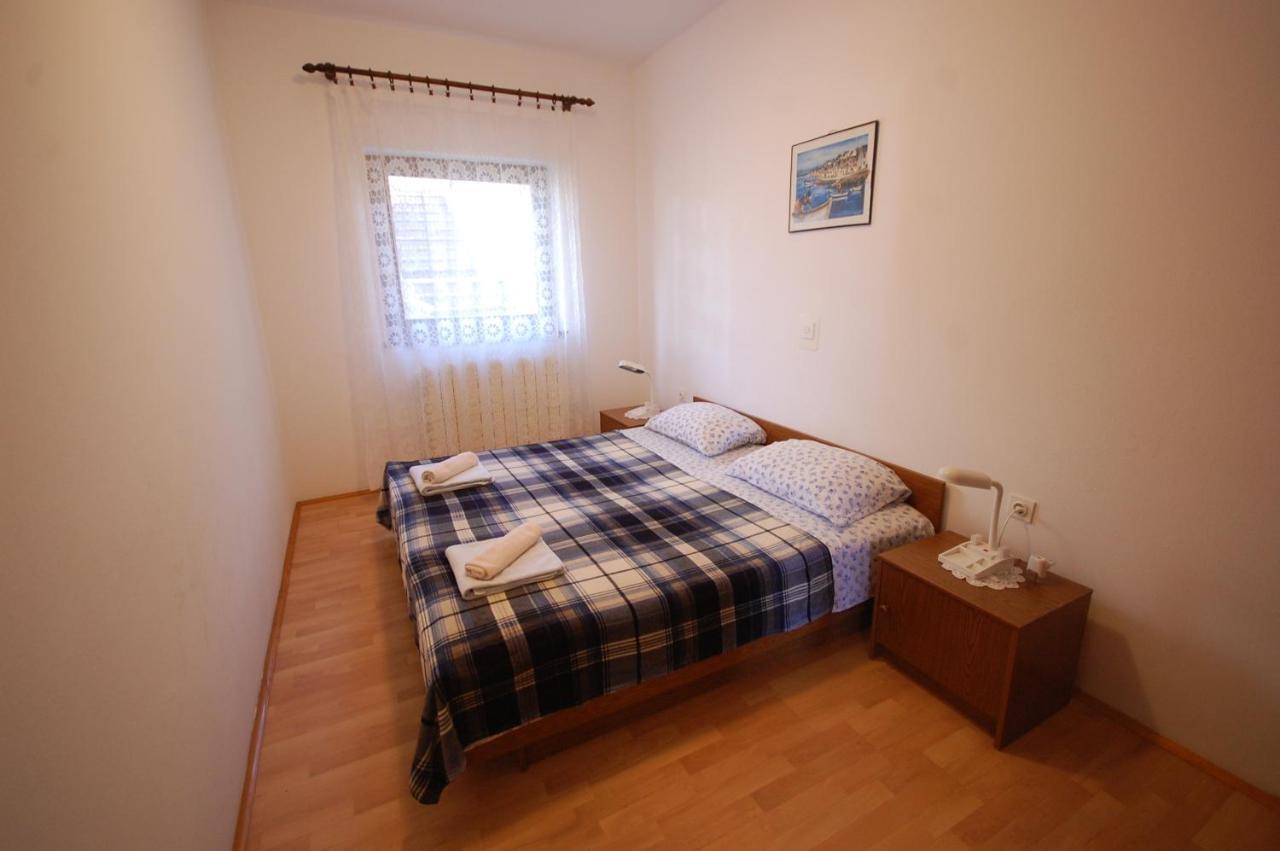 Apartments Snjezana By El-Pi Tours Njivice Kültér fotó