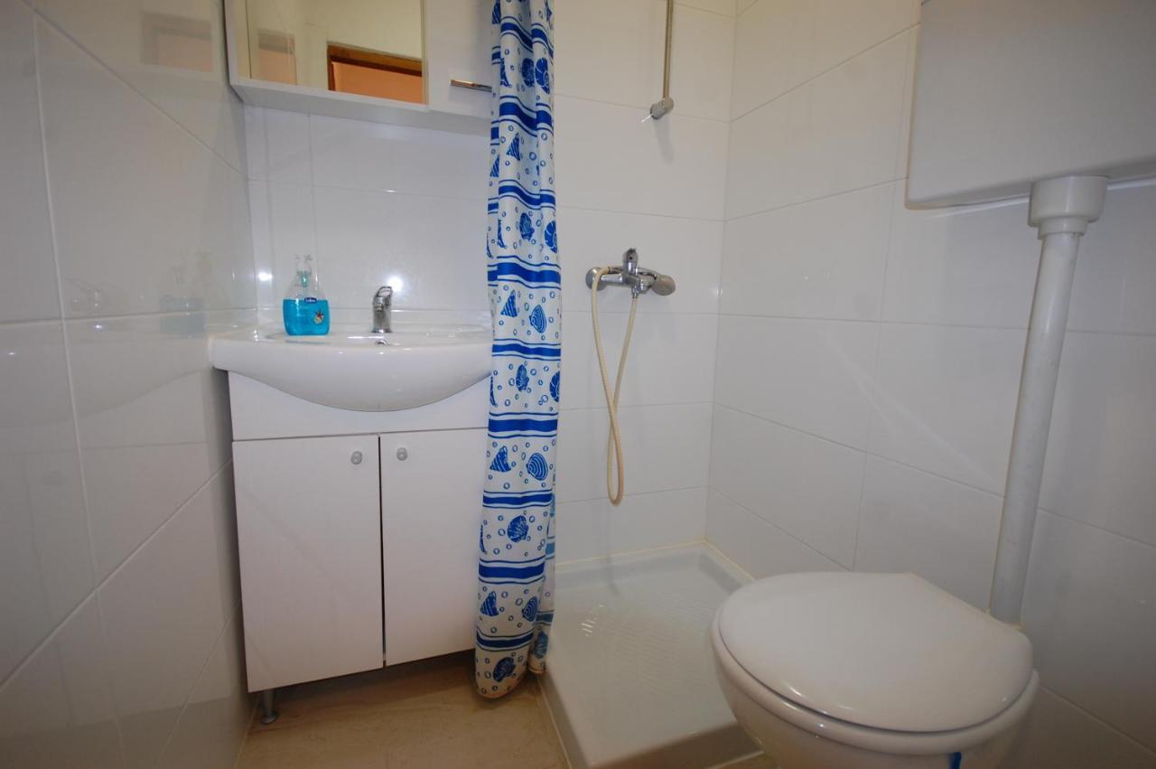 Apartments Snjezana By El-Pi Tours Njivice Kültér fotó