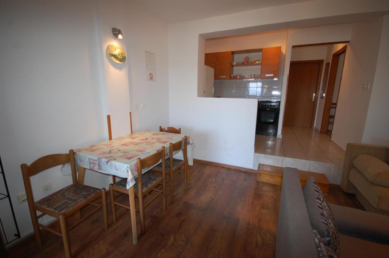 Apartments Snjezana By El-Pi Tours Njivice Kültér fotó