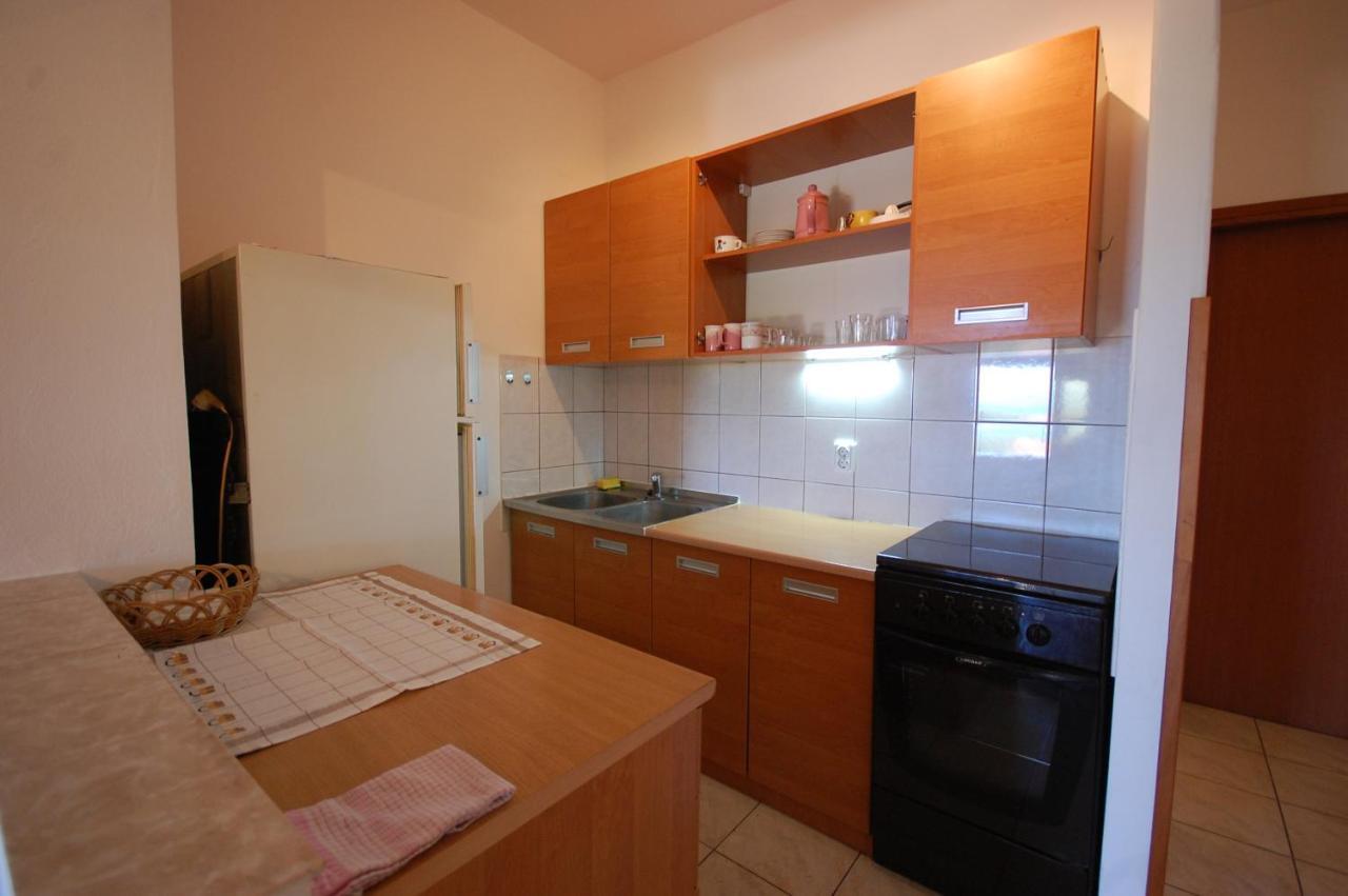 Apartments Snjezana By El-Pi Tours Njivice Kültér fotó