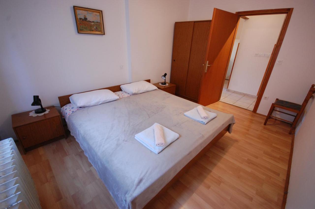 Apartments Snjezana By El-Pi Tours Njivice Kültér fotó