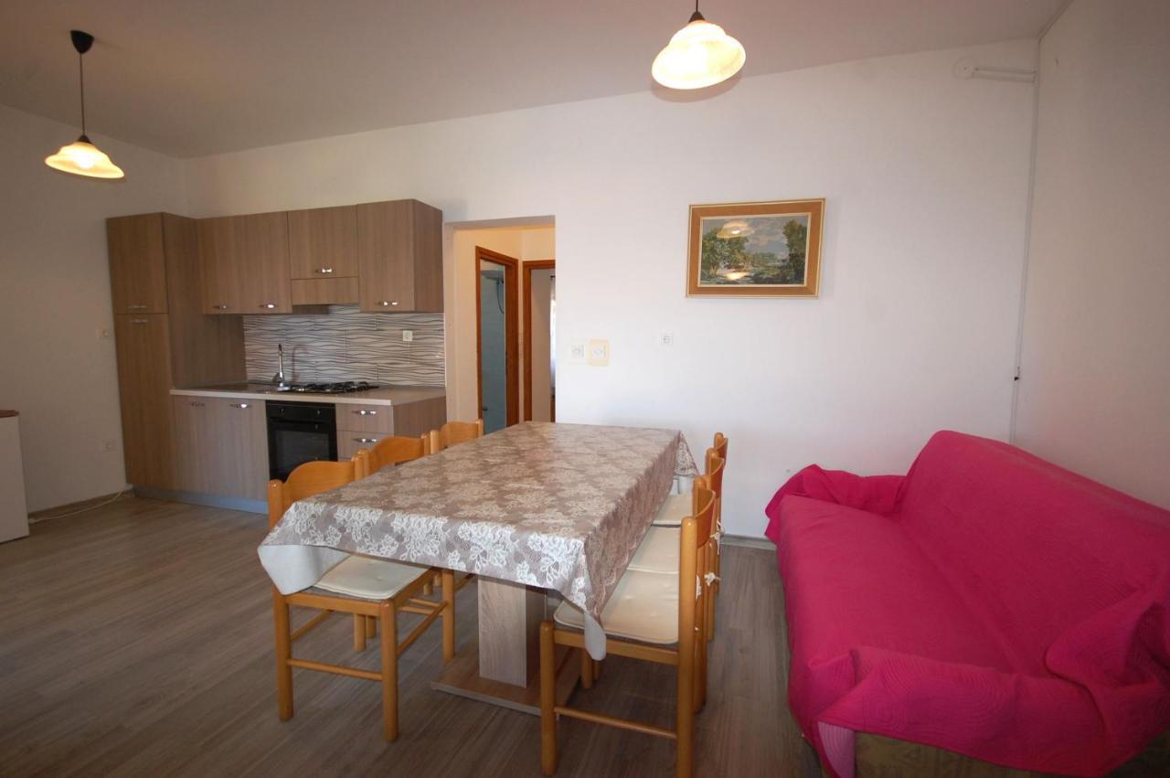Apartments Snjezana By El-Pi Tours Njivice Kültér fotó