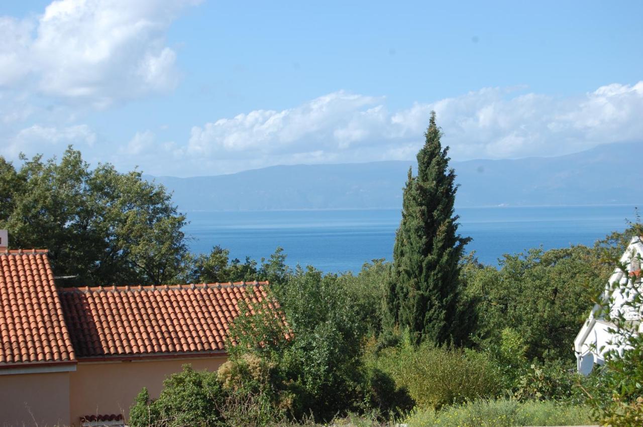 Apartments Snjezana By El-Pi Tours Njivice Kültér fotó