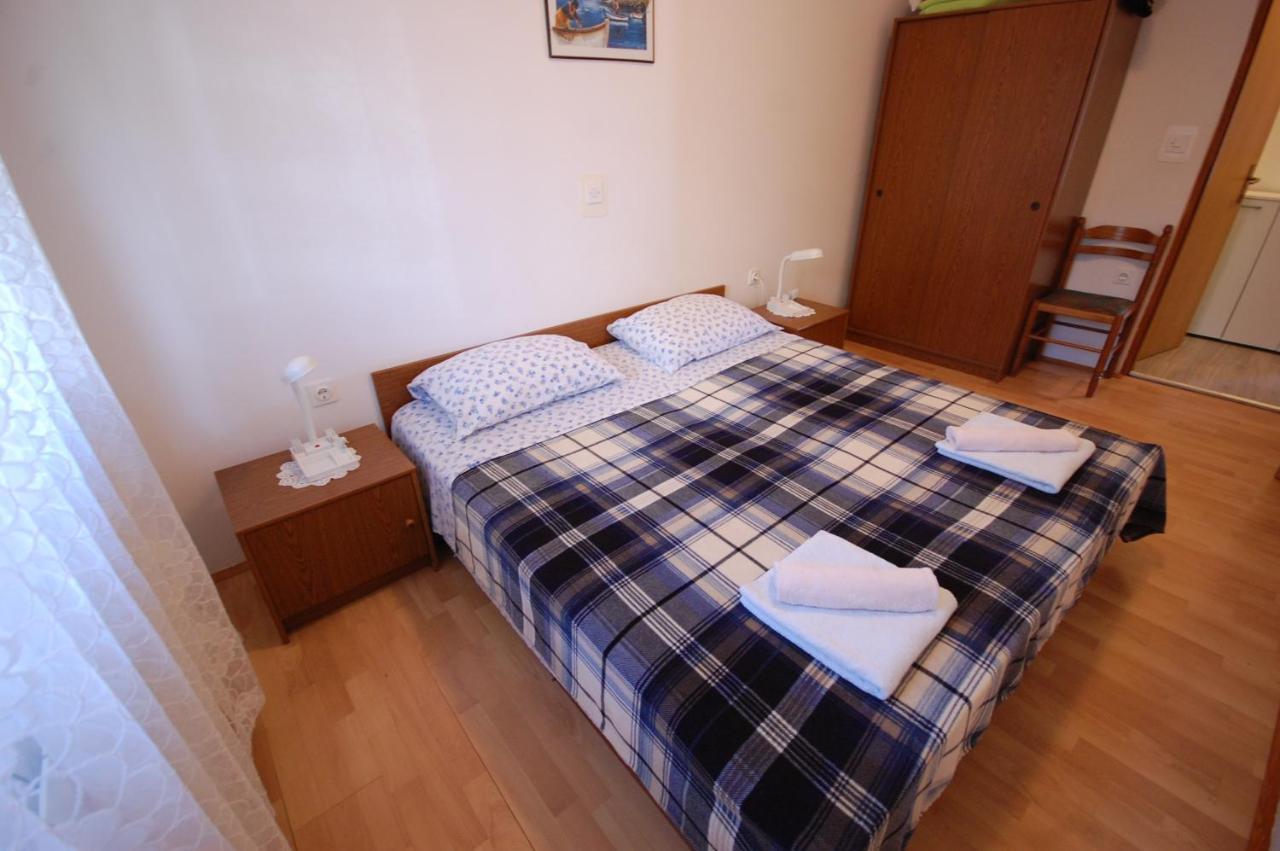 Apartments Snjezana By El-Pi Tours Njivice Kültér fotó