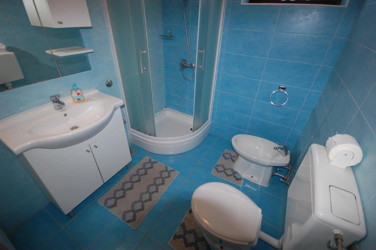Apartments Snjezana By El-Pi Tours Njivice Kültér fotó